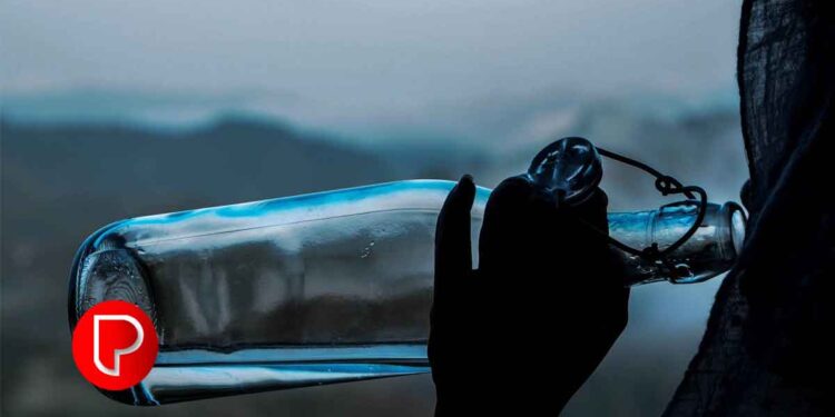 കോഴിക്കോട് വാറ്റുചാരായവുമായി യൂത്ത് കോണ്‍ഗ്രസ് മണ്ഡലം പ്രസിഡന്റ് പിടിയിൽ