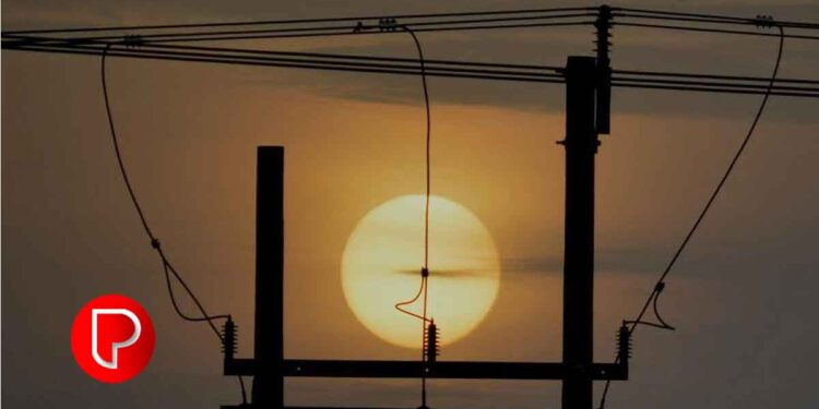 പൊട്ടിവീണ വൈദ്യുതി ലൈനിൽ നിന്ന് ഷോക്കേറ്റ് 18 കാരൻ മരിച്ചു