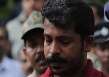 പൊതുസ്ഥലത്ത് മദ്യപിച്ചതിന് കൊടി സുനിക്കും സംഘത്തിനുമെതിരെ പോലീസ് കേസെടുത്തു