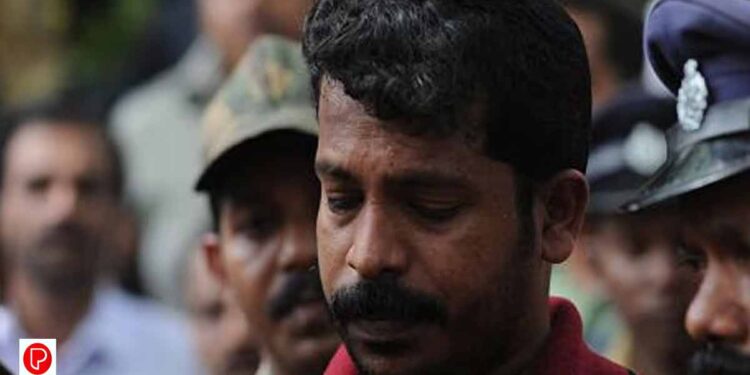 പൊതുസ്ഥലത്ത് മദ്യപിച്ചതിന് കൊടി സുനിക്കും സംഘത്തിനുമെതിരെ പോലീസ് കേസെടുത്തു