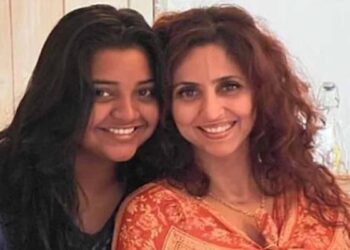 മകളുടെ പതിനാറാം പിറന്നാളിൽ സമ്മാനമായി നൽകാൻ ആഗ്രഹിച്ചത് ; സെക്‌സ് ടോയ് ;അമ്മക്ക് ഭ്രാന്താണോ എന്ന് മകൾ