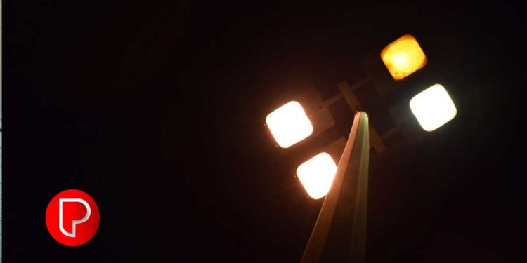 കൊടിയത്തൂർ കാരക്കുറ്റി വാർഡിലെ മുഴുവൻ തെരുവുവിളക്കുകളും പൂർണമായി പ്രകാശിച്ചു