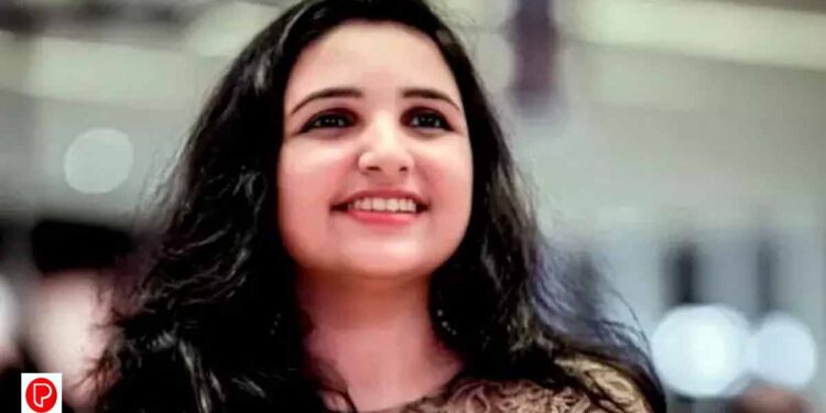 റിനി ആന്‍ ജോര്‍ജ് സിപിഎം വേദിയില്‍; പാര്‍ട്ടിയിലേക്ക് സ്വാഗതം ചെയ്ത് കെ.ജെ.ഷൈന്‍