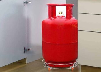 ഒരു ചെറിയ സ്പാർക്ക് പോലും വലിയ അഗ്നിബാധയിലേക്ക് നയിച്ചേക്കാം ; ഗ്യാസ് ചോർച്ച ഉണ്ടായാൽ ഉടൻ ചെയ്യേണ്ട കാര്യങ്ങൾ