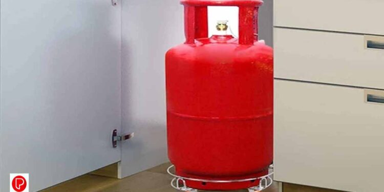 ഒരു ചെറിയ സ്പാർക്ക് പോലും വലിയ അഗ്നിബാധയിലേക്ക് നയിച്ചേക്കാം ; ഗ്യാസ് ചോർച്ച ഉണ്ടായാൽ ഉടൻ ചെയ്യേണ്ട കാര്യങ്ങൾ