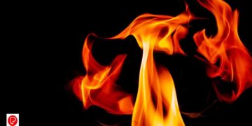 ആലപ്പുഴയിൽ യുവതിയെ പെട്രോളൊഴിച്ച് തീകൊളുത്തി കൊലപ്പെടുത്താന്‍ ശ്രമം, അയല്‍വാസി കസ്റ്റഡിയില്‍