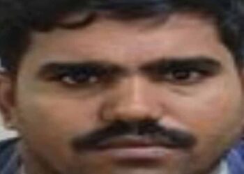 ഓട്ടോറിക്ഷയില്‍ നിന്ന് പതിനായിരത്തോളം രൂപ വില വരുന്ന ബാറ്ററി മോഷണം ; പന്തീരാങ്കാവ് സ്വദേശി പിടിയിൽ