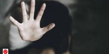 ഒന്നര വയസ്സുകാരിയുടെ വായ പൊത്തിപിടിച്ച് സഹോദരിയെ പീഡിപ്പിച്ചു; പ്രതികളെ പിടികൂടി നാട്ടുകാർ