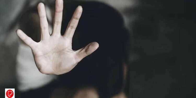 ഒന്നര വയസ്സുകാരിയുടെ വായ പൊത്തിപിടിച്ച് സഹോദരിയെ പീഡിപ്പിച്ചു; പ്രതികളെ പിടികൂടി നാട്ടുകാർ