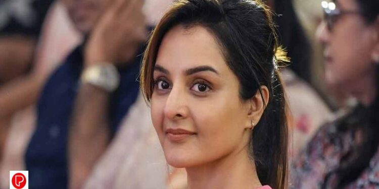 നീതിയുടെ വെളിച്ചം പൂർണമായും എത്തേണ്ടതുണ്ടെന്ന് ഉറക്കെ പ്രഖ്യാപിച്ചു മഞ്ജു ; പിന്നാലെ പൃഥ്വിയും സുപ്രിയയും അഹാനയും