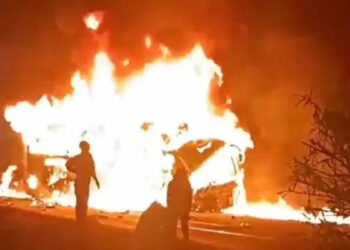 ചിത്രദുർഗയിൽ കണ്ടെയ്നർ ലോറിയും ബസും കൂട്ടിയിടിച്ച് 9 പേർക്ക് ദാരുണാന്ത്യം