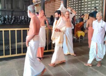 തളിപ്പറമ്പ് രാജരാജേശ്വര ക്ഷേത്രത്തിൽ പൊന്നിൻകുടം സമർപ്പിച്ചു ദിലീപ്