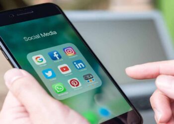 റീച്ചിനും ലൈക്കിനും വേണ്ടി വിഡിയോ എടുക്കുന്നത് നിർത്തൂ ’: പൊലീസ്